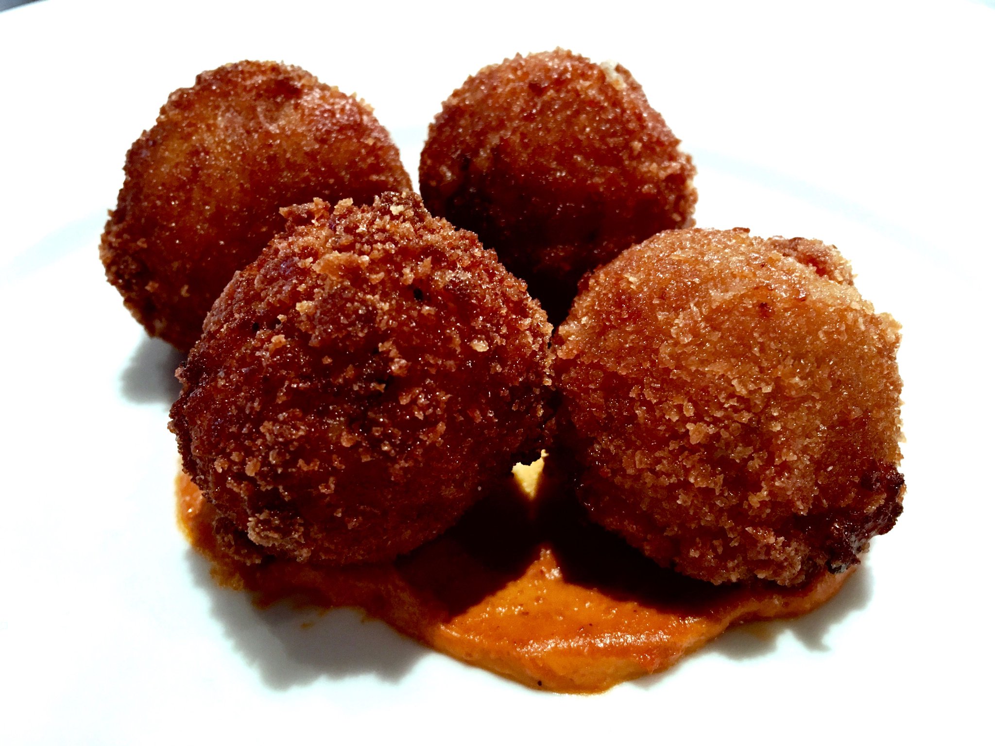 ali khan on Twitter: "You've never seen happy hour #CheapEats like this