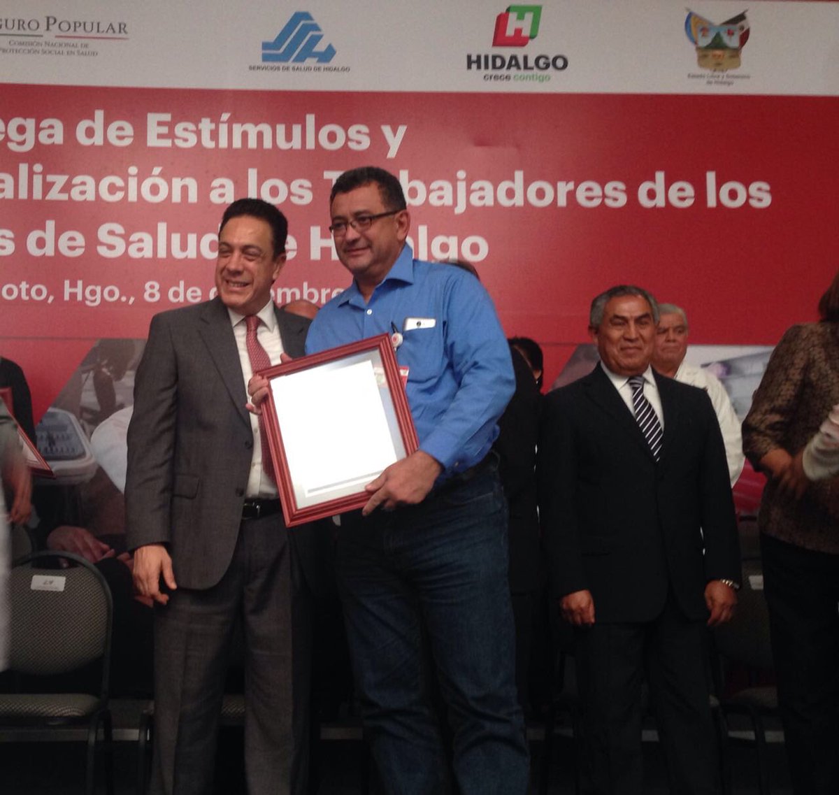 omarfayad's tweet photo. Realizamos la entrega de Estímulos por Años de Servicio a trabajadores de @salud_hidalgo. Mi reconocimiento por su esfuerzo y dedicación. https://t.co/FGnjrIGg0d