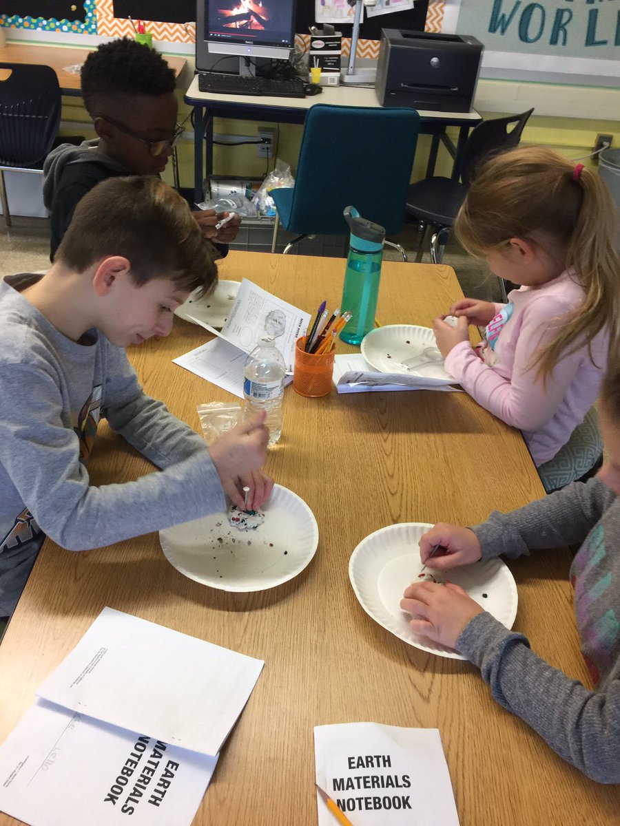 DrSHAnderson's tweet photo. .@FVgrade3 geologists taking apart and observing mock rocks #explore #mtpspride https://t.co/uiD70SqGb5