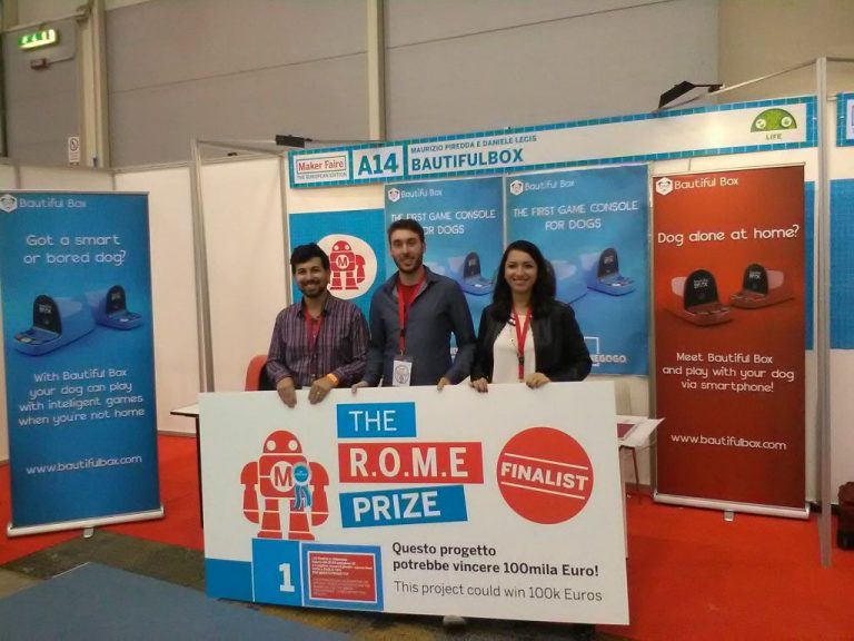 MakerFaireRome's tweet photo. Intelligente, #interattiva e soprattutto educativa: come funziona #BautifulBox?Ce lo spiega Maurizio Piredda!#MFR16 https://t.co/14NZV1BZpg https://t.co/rjus82hsBk