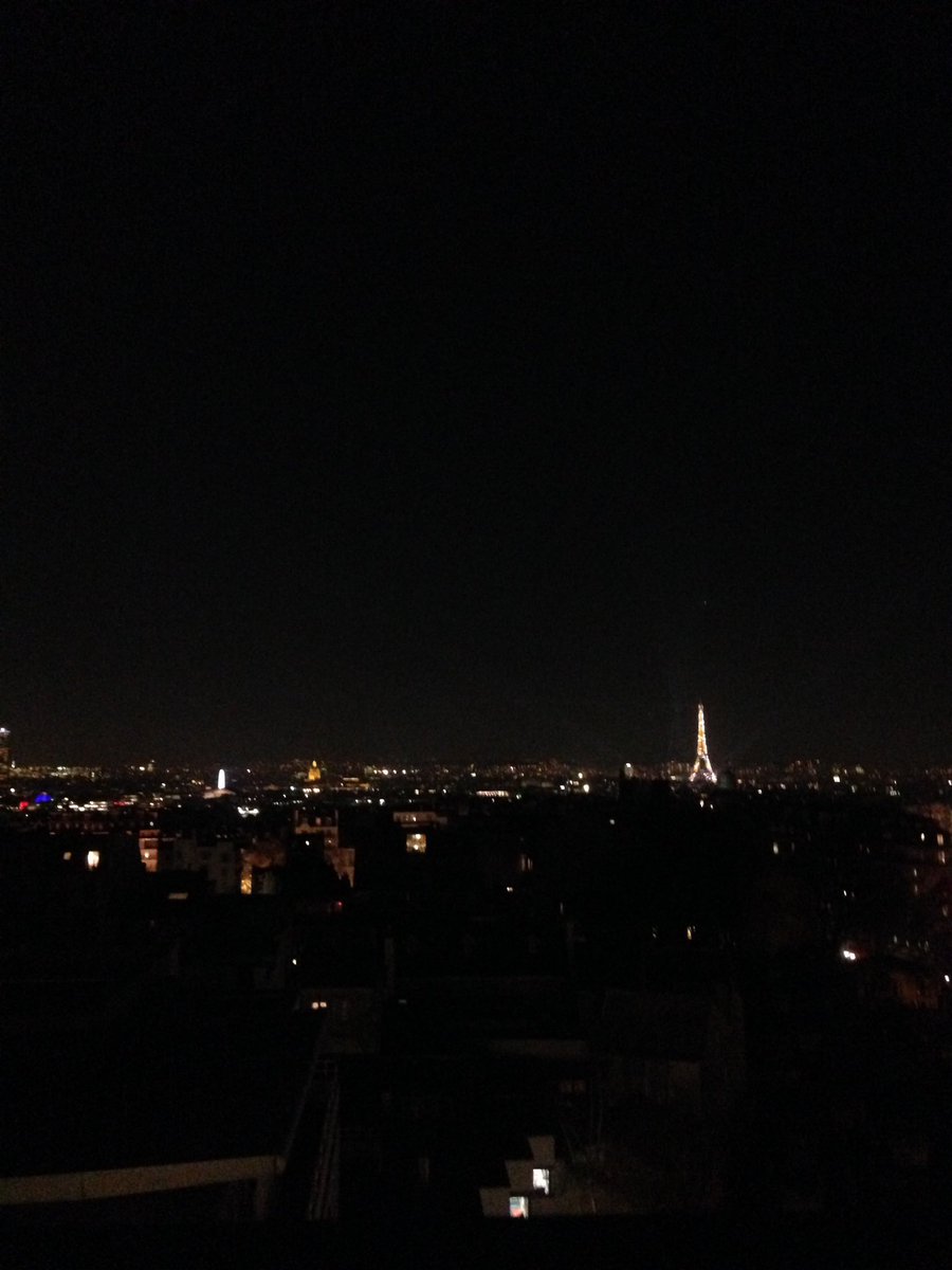 nicolassahuc's tweet photo. Petit verre avec la réalisatrice @MahFab du clip https://t.co/1BPe8Vz5Tf #rooftop poke @EmCzt https://t.co/e3OZSFomjX
