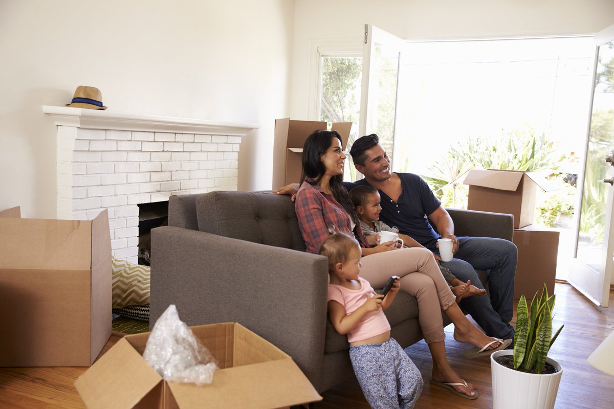 LeadersLimited's tweet photo. Thinking of selling or letting a #property in the new year? Here's how to get ahead of the competition https://t.co/xewjz0CUNg https://t.co/yKMSZCF3yF