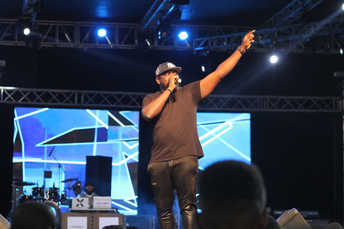 byjohnkennedy's tweet photo. @illBlissGoretti  #shutdownthecathedral last 9t  #phynofest2016 at Nnamdi Azikewe stadium ENUGU. Photography by IG@byjohnkennedy https://t.co/SHIq6UEUT8