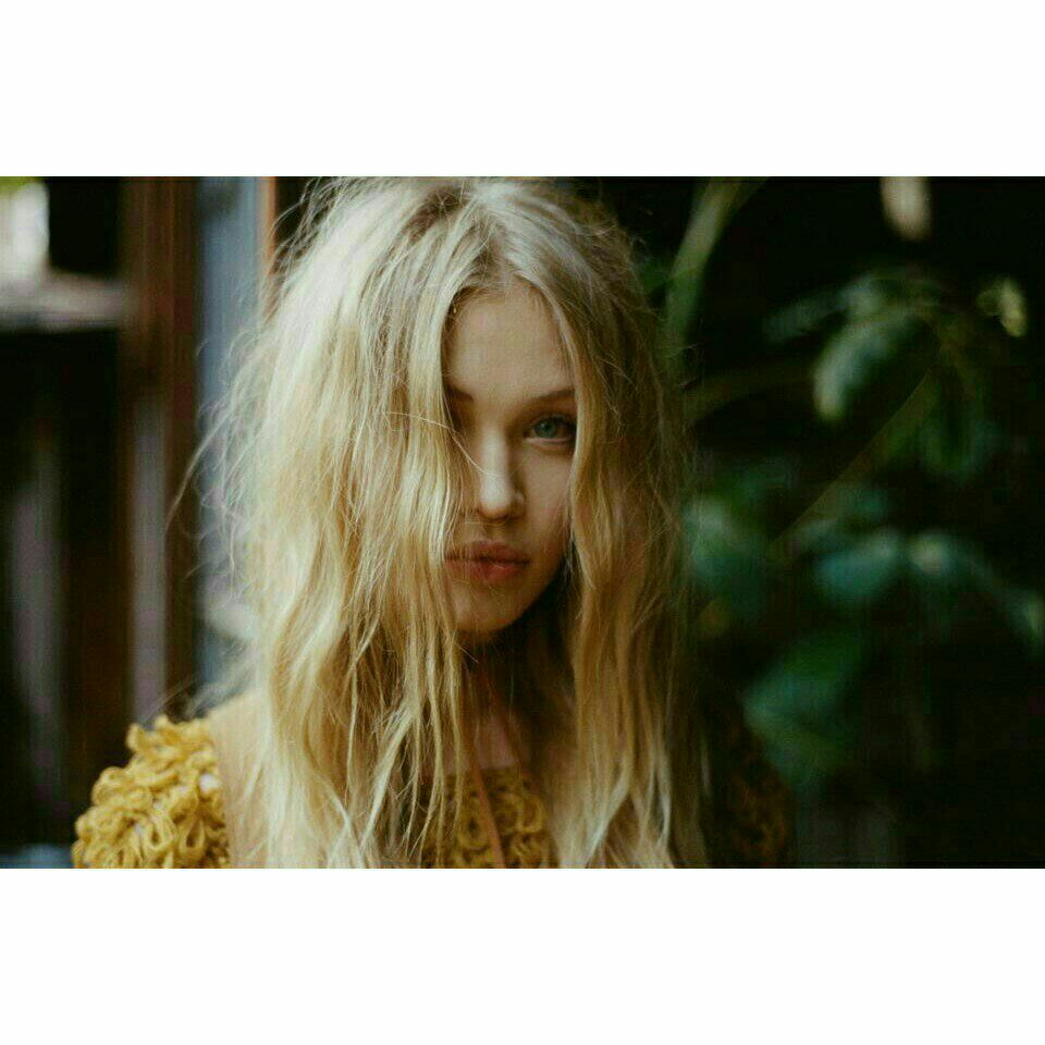 ┇❥| َ:
.
.
في دآخلي لُئم إبليس وجُرم هتلر
ومكر ألنساء وبراءة طفلة،💬🌸'
.
.
.