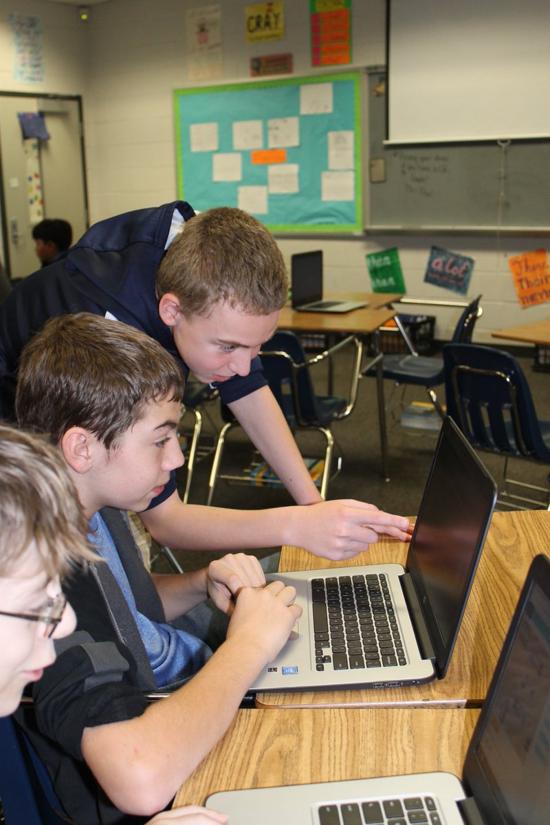 rtmsitrt's tweet photo. #HourofCode with #ThompsonJags #SCPSHourofCode https://t.co/yAIxozPumi
