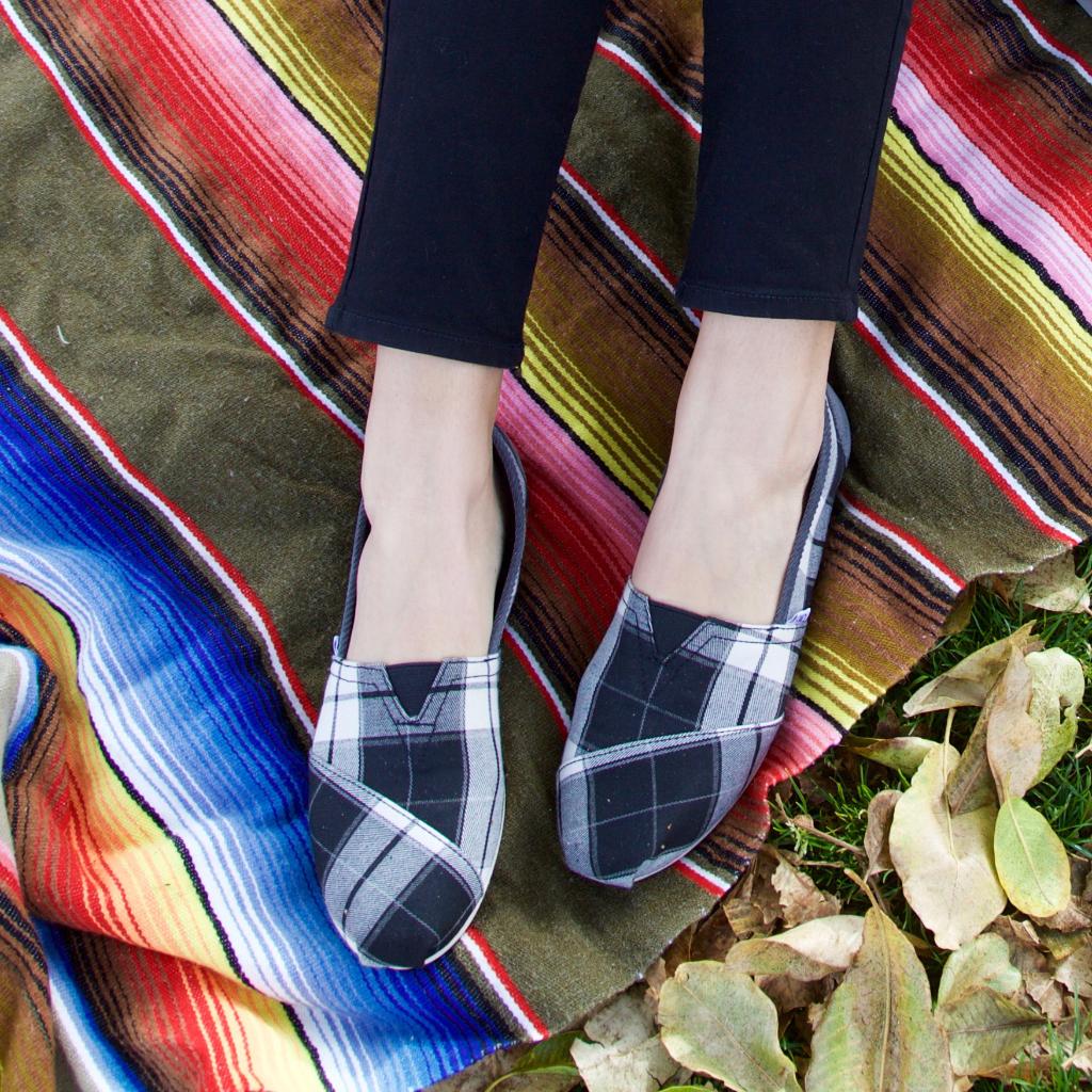 black and white plaid toms