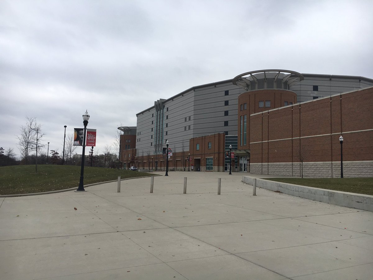 WGarbeWHIO's tweet photo. Very quiet, cold (@whiotv app says feels like 17F) outside Schottenstein Center, where Trump will meet with unknown # of OSU attack vics https://t.co/Yg5Mg242Py