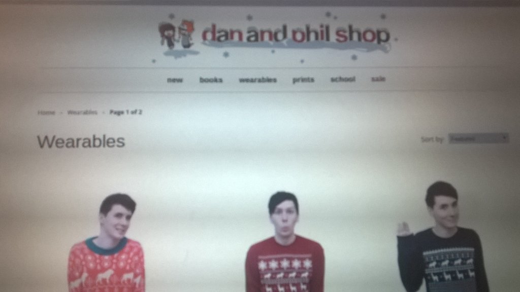 Aussie_Weirdo's tweet photo. Im in science class, taking notes.What do you mean?! The @danisnotonfire and @AmazingPhil shop popped up by itself! https://t.co/xdpuBK6Hrz