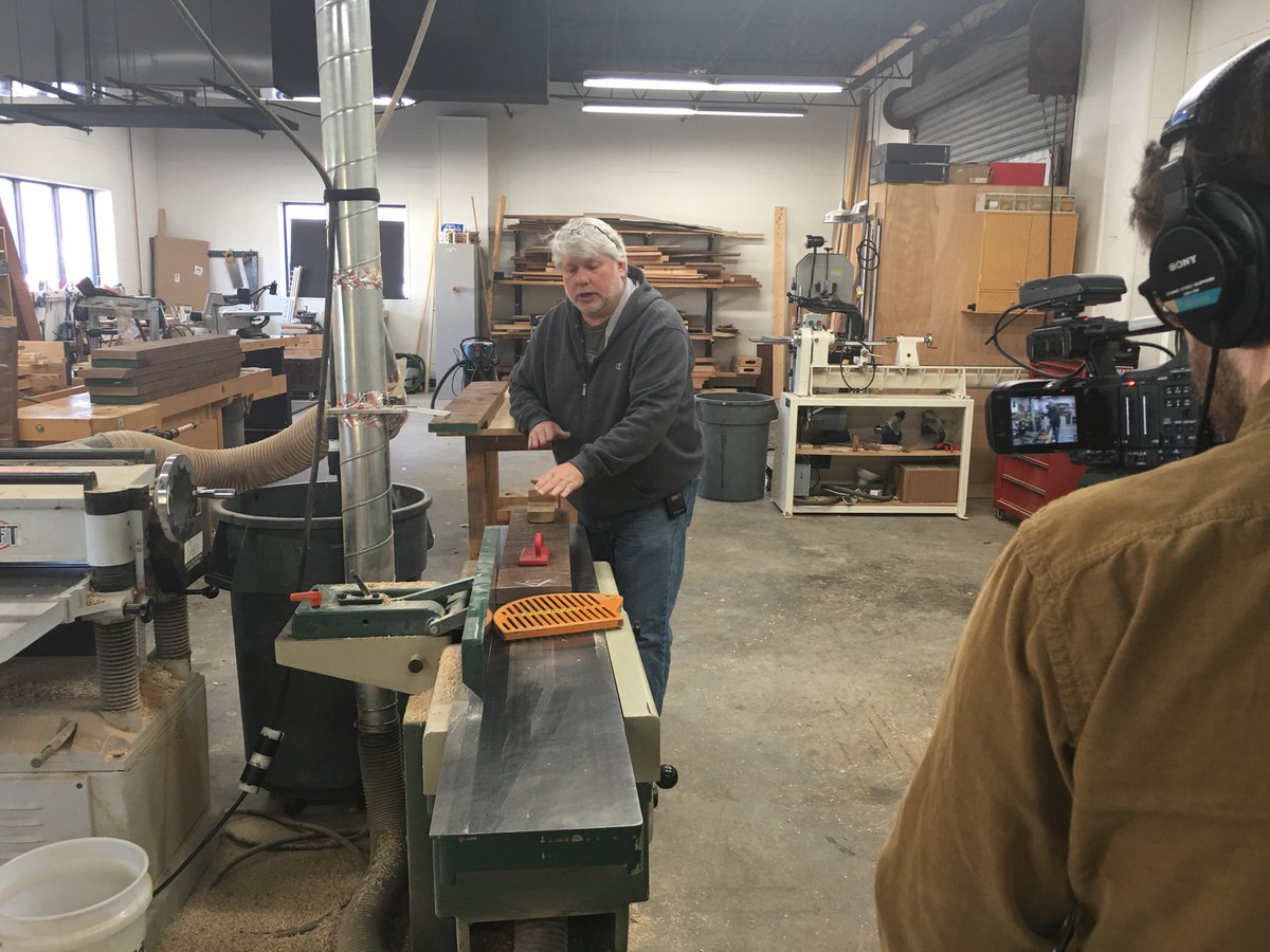 pweditors's tweet image. A little bit of jointer technique from David Thiel for an upcoming #midcenturymodern table.