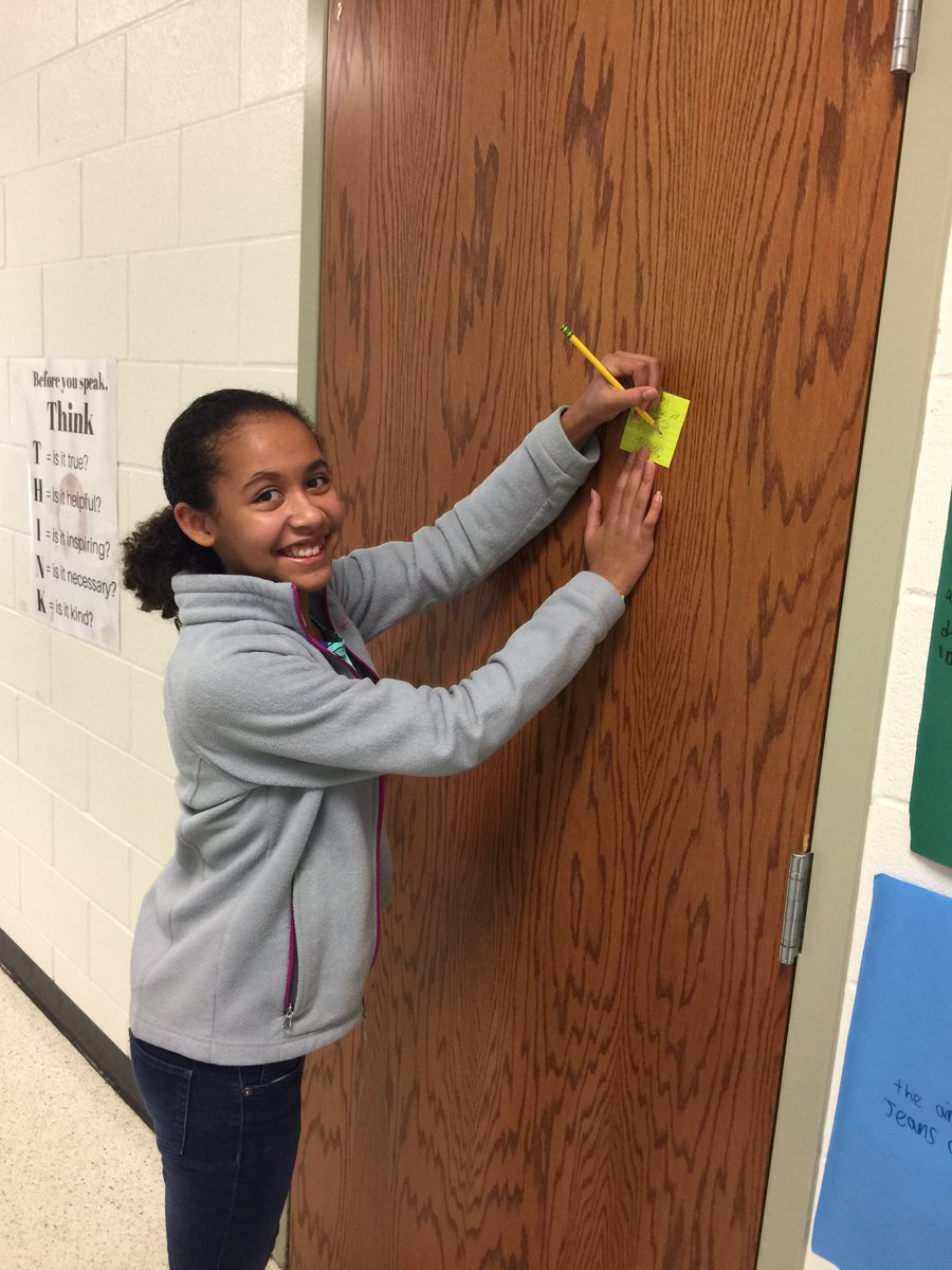 BrownRCES's tweet image. Kindness notes for the staff and friends. #rceholiday  #oneRCE