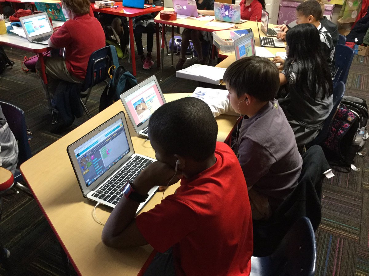 HuberScholars's tweet photo. So intense as we code this afternoon! #gacelem #hourofcode @GACOArtusa @GACCBishop @CommunityCherry @GAC_SKincade https://t.co/GcMYMLTY3k
