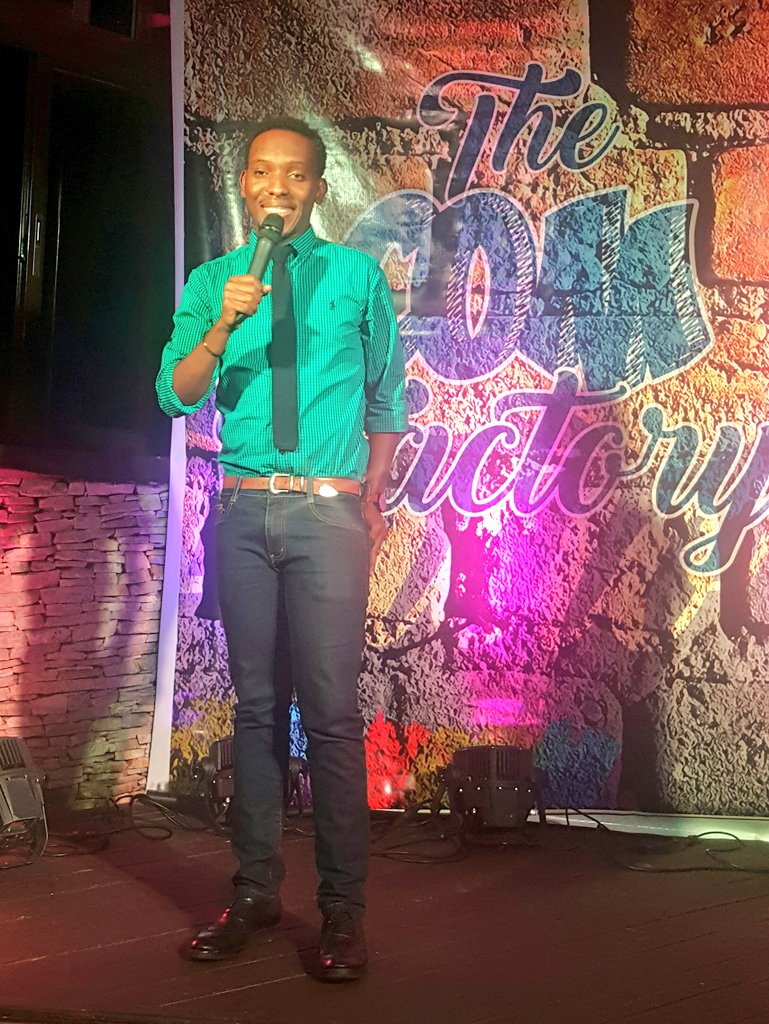 Ni_Mwizerwa's tweet photo. @ARTHURNKUSI doing it in #TheComFactory stage @ComedyNytsKgl @kimmenyi @senmichael @SpokenwordRwa @MigishaJerome @babujoe56 https://t.co/vMpc0wpBqv