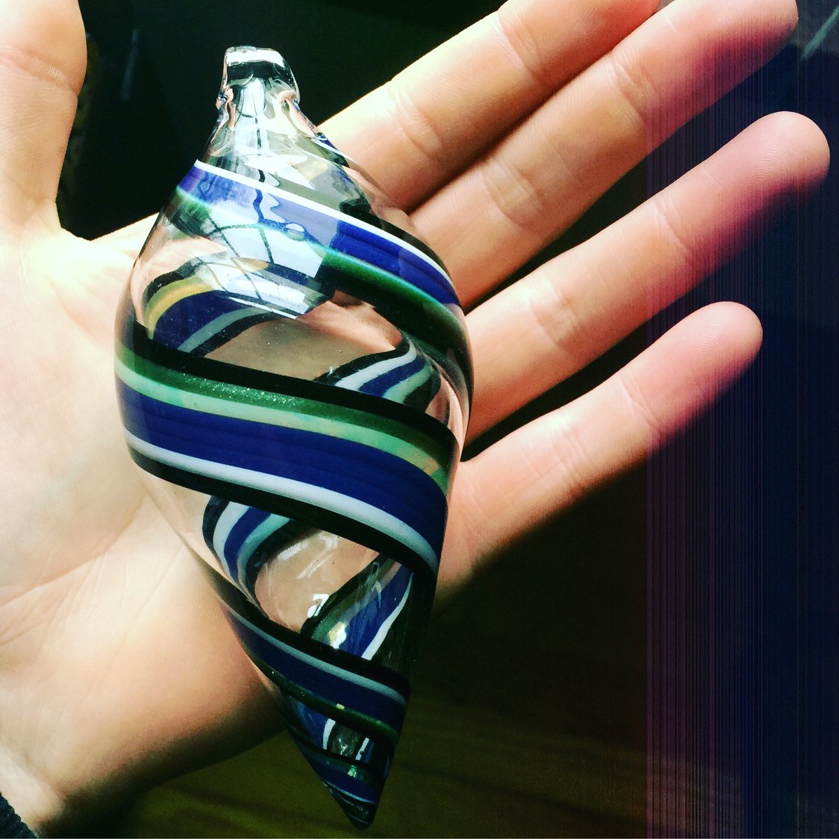 WillJonesGlass's tweet photo. Hand pulled line tubing (aka stripes) for yo tree. #WillJonesGlass https://t.co/8UQNKIrmP8