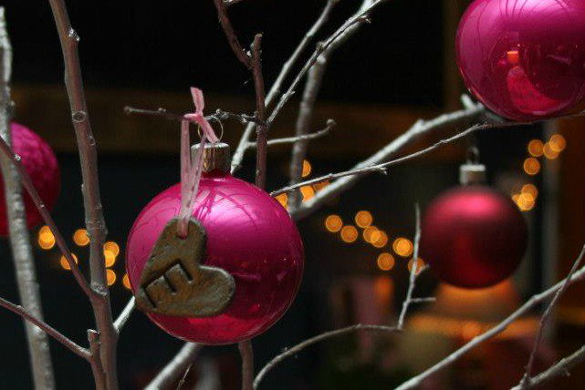 MotheringBeyond's tweet photo. "My Christmas Traditions after losing Two Babies" https://t.co/oWoMJmAnUW #Childloss #Traditions #Stillbirth #Christmas https://t.co/HEpX8yIIhJ