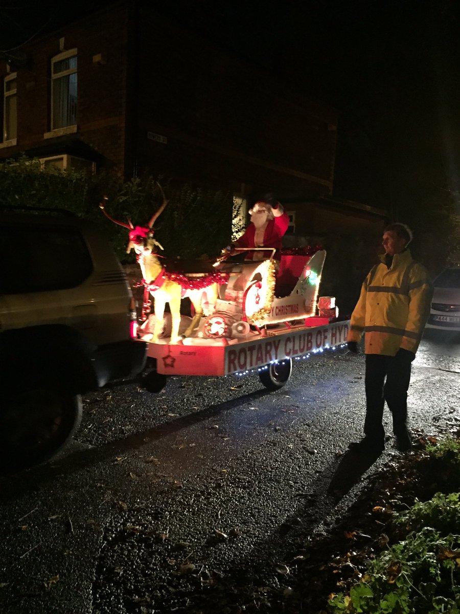 HelenBayliss8's tweet photo. @hyde_vpc #merrychristmas #happyfaces #cadets #childrenswishes https://t.co/xvkWVFWSoI