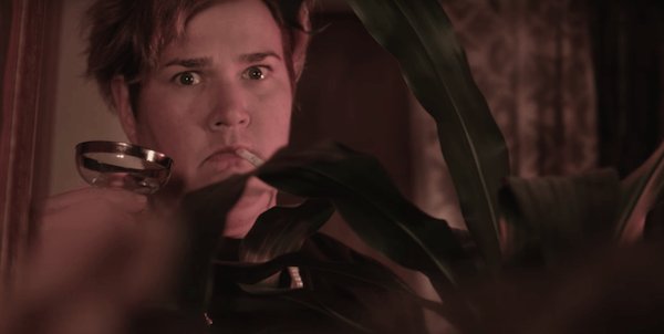 ComedyCake's tweet image. Video Licks: @nightpantz #CraigslistMissedConnection Reenactment Proves Threes A Crowd comedycake.com/archives/39708