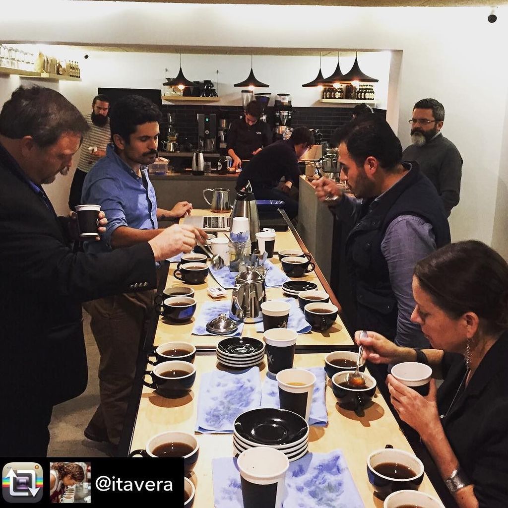 Café Brújula tweet media