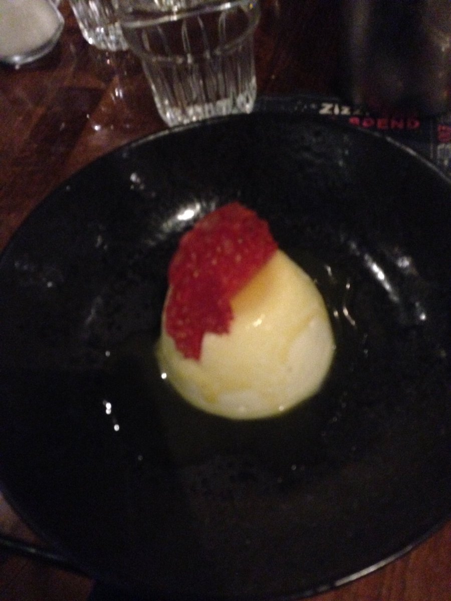 chris_bazzer's tweet photo. @GreggAWallace Gregg my pannacotta doesn't have much wobble  #youremysecondcousintwiceremoved https://t.co/T1CsviMF1H