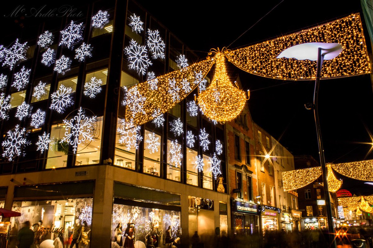 Christmas lights from around the world 🎄