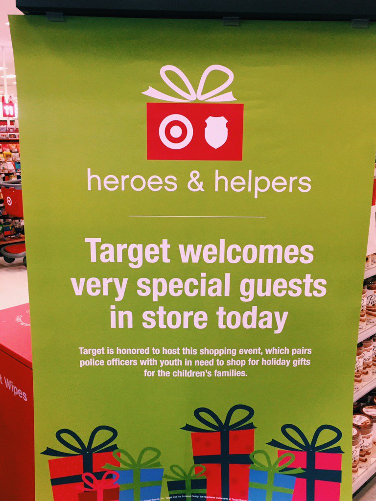#heroesandhelpers tonight! How cute is this sign? <a href="/Danny_Noonan11/">Danny Noonan</a> <a href="/Coliex18/">Nicole Weatherman</a> <a href="/ashpetteruto/">Ashley Petteruto</a> <a href="/EricAP_Target/">Eric Reilly</a>