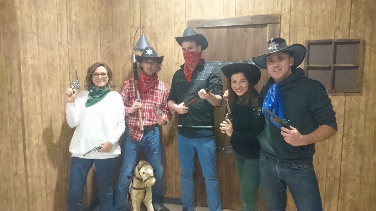 Espectacular huida de esta banda de forajidos.  El Sheriff mordió el polvo. Enhorabuena #houdiniescaperoom !#granollersexperience
