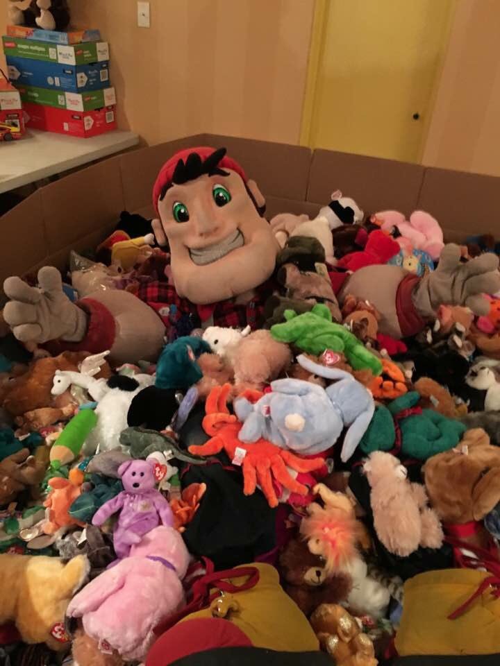 HSTP_Ottawa's tweet photo. Some great photos from today! #HSTP2016 toy cart delivery! https://t.co/fQYCOvxJEr