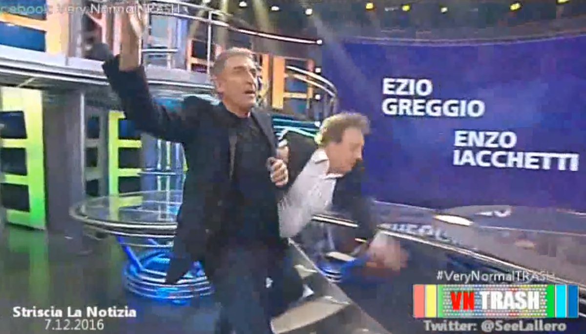 .<a href="/Striscia/">Striscia la notizia</a>, <a href="/enzo_iacchetti/">Enzo Iacchetti</a> cade e sbatte la testa /Video tinyurl.com/jqfrbfm