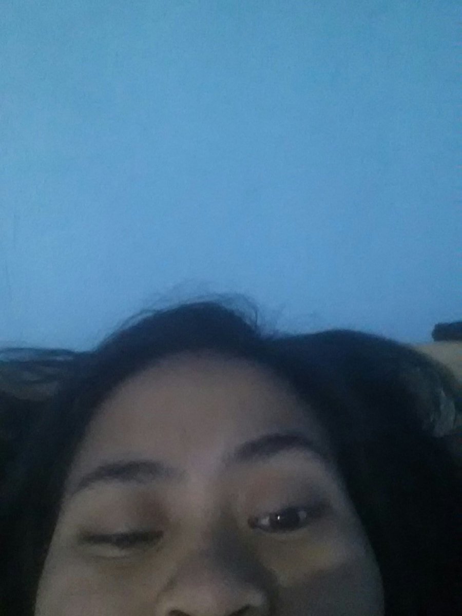 sarahilto's tweet photo. I am wake up this 5:13am so early https://t.co/bTQKjVWvkI