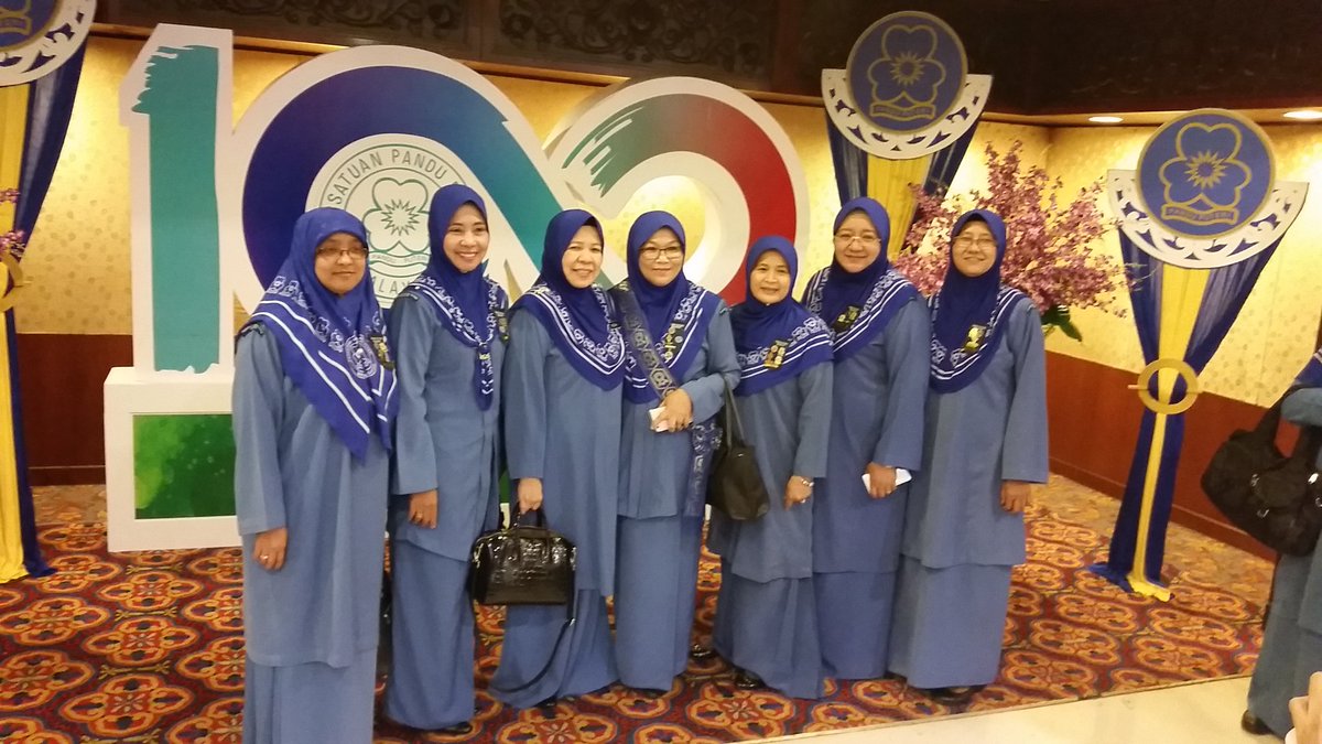 pputerimy's tweet photo. Capture your memorable moments with our #100tahunpanduputeri #GGAM100 phoyo props at our Centenary grand finale event at #PWTC this morning! https://t.co/G4y7QMIl1e
