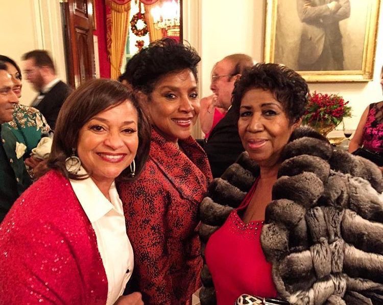 tvonetv's tweet photo. QUEENS 👑 #DebbieAllen, #PhyliciaRashad &amp; #ArethaFranklin at the @WhiteHouse. #BlackGirlMagic https://t.co/AoLKEdWJZd