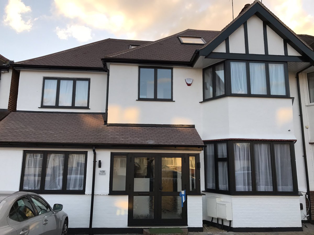 VaspaLimited's tweet photo. #Manufactured & #Installed #SlimLineAluminiumWindows #SlimLineAluminiumSlidingDoors #VisoglidePlus#35mmInterlocks By https://t.co/9Mq9H87DVW https://t.co/31503zTD8C