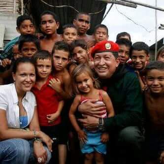 FB_Mujeres's tweet photo. #PorAmorYLealtadAChavez jamás podrán con nosotr@s, #VenezuelaIndestructible #REVOLUCION https://t.co/6Ld3HRwWa1