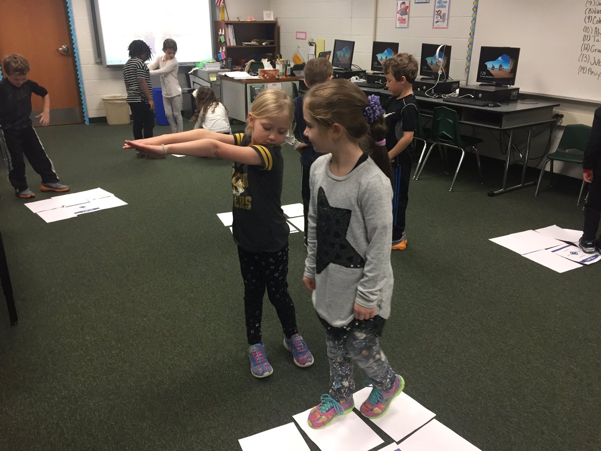 fairway_tech's tweet photo. More #HourofCode fun! #unplugged https://t.co/6y1cgsILdy