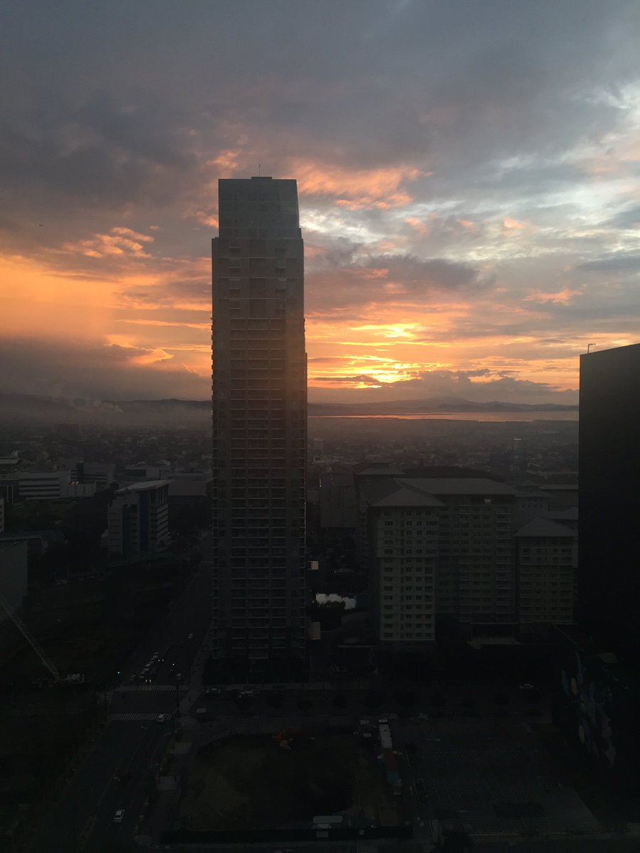 Luuuweees's tweet image. Friday morning. #sameview #sameshit