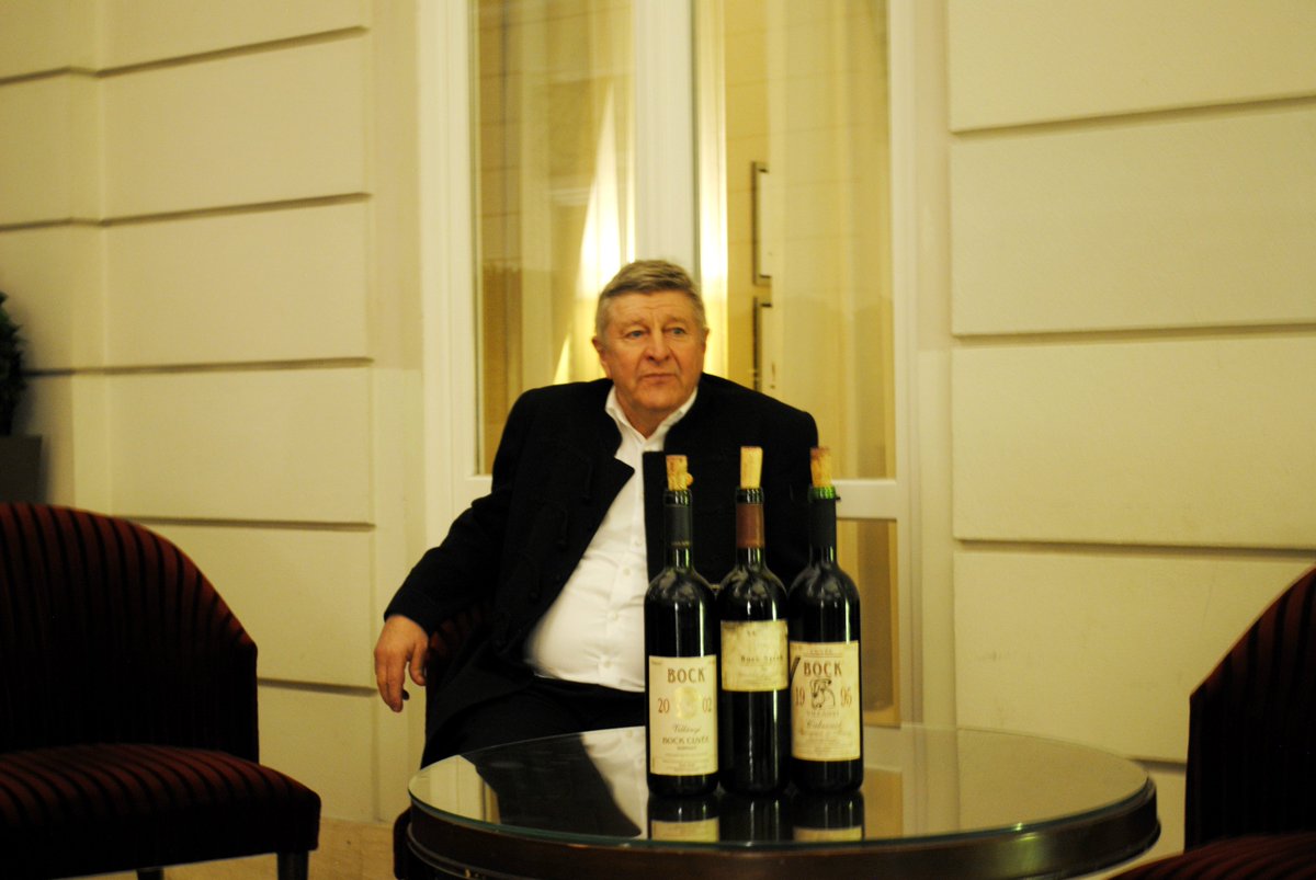 wineartculture.hu (@wineartculture) on Twitter photo Havig a good time at Pannon Bormíves Céh Christmas Party with <a href="/NorbertIzsak/">Norbert Izsak</a> <a href="/WineSofa/">WineSofa</a> <a href="/winebor/">Wine Bor</a> <a href="/HerczegAgnes/">Herczeg Ágnes</a> Havig a good time at Pannon Bormíves Céh Christmas Party with <a href="/NorbertIzsak/">Norbert Izsak</a> <a href="/WineSofa/">WineSofa</a> <a href="/winebor/">Wine Bor</a> <a href="/HerczegAgnes/">Herczeg Ágnes</a>