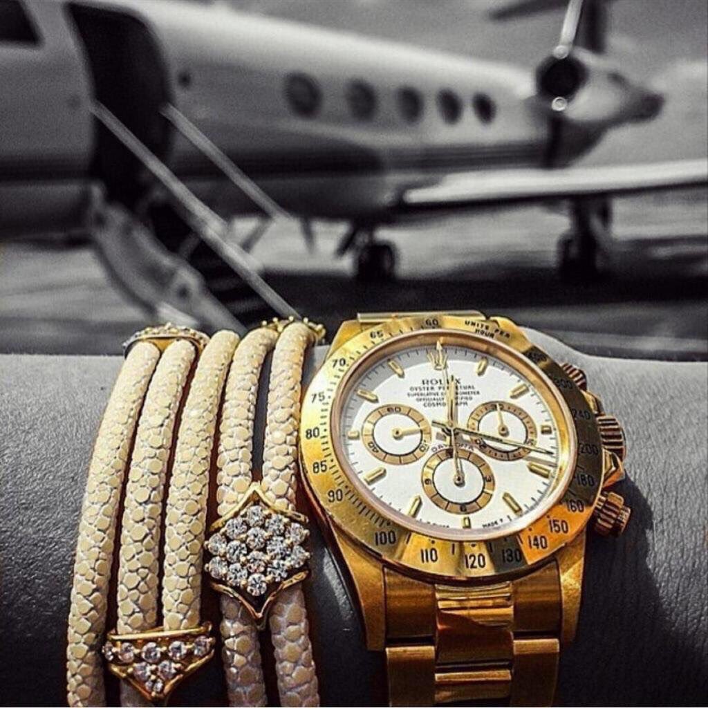 BillionMagazine's tweet photo. "The bad news is time flies. The good news is you're the pilot."

Michael Altshuler
#inspiration https://t.co/CUogjqSPCf