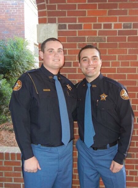 RElliotWSB's tweet image. Both Ofc. Smith (l) and his best friend Ofc. Smarr (r) died from gunshot wounds. The man suspected of killing them killed himself today.