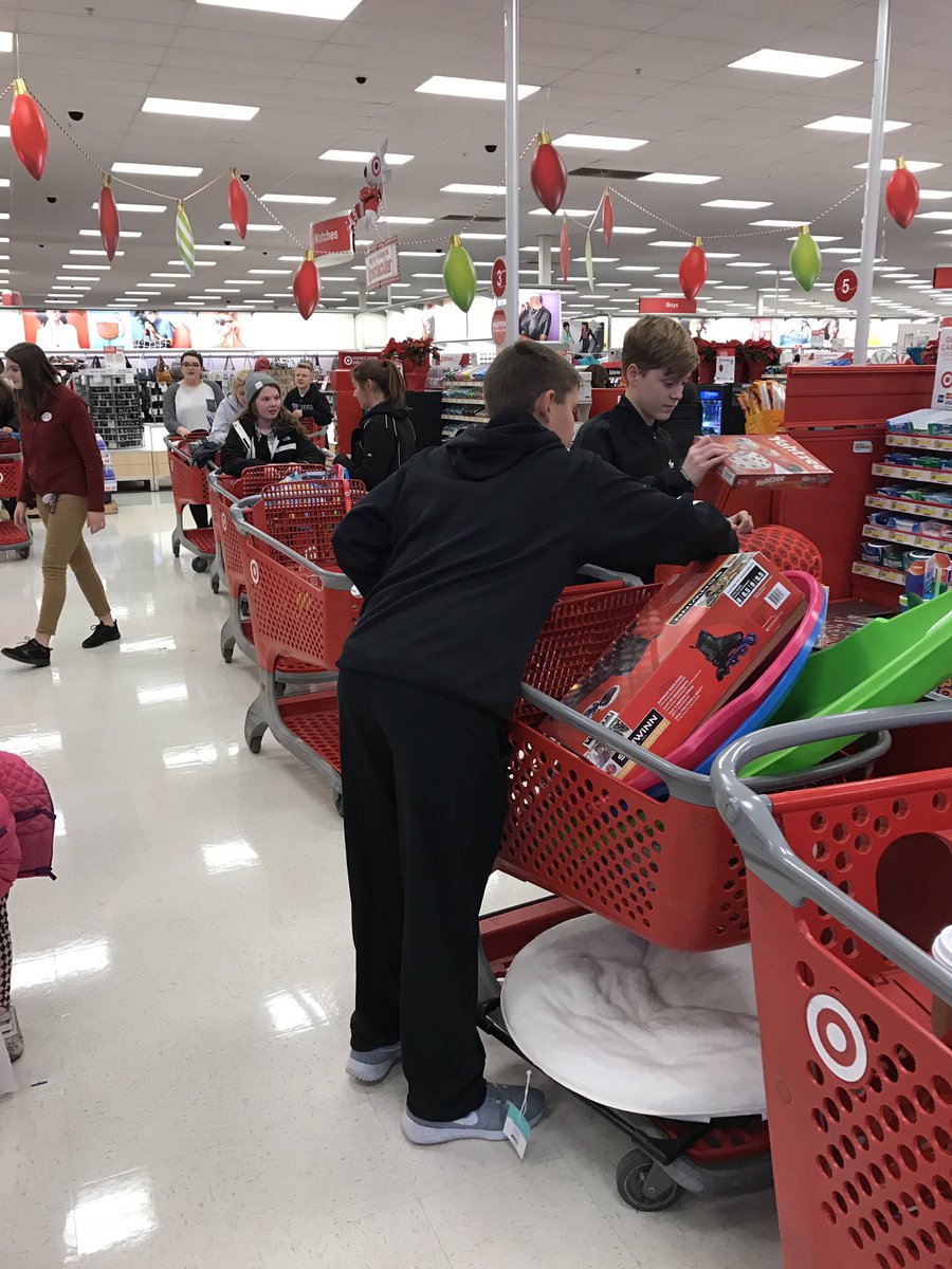 studco110's tweet photo. Student council members bought in donated the toys to the local toy drive today! The high schoolers' generosity in donations was great! https://t.co/dwORXF31It
