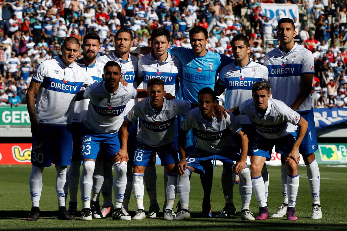 ESPNFutbolClub's tweet photo. La U. Católica bicampeón en Chile: ¡Dale RT a la consagración de Los Cruzados! https://t.co/xBbIfVHKsG