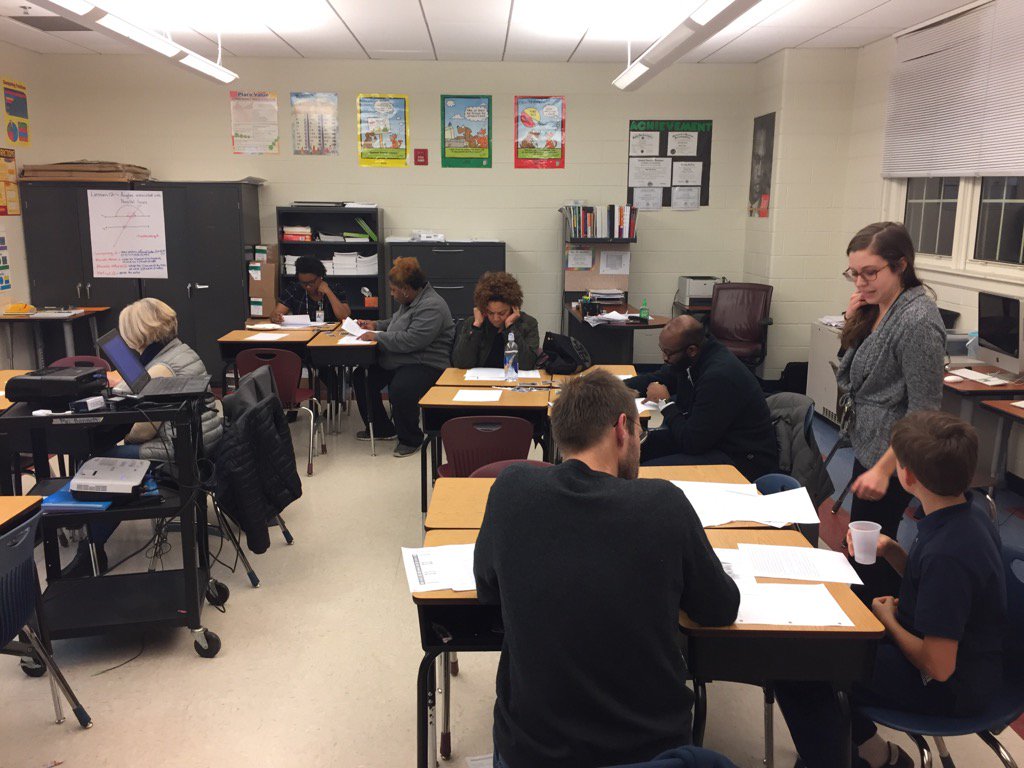MrBHardyAP's tweet photo. Ms Litz leads @HardyMSHawks families through our 6+1 writing traits rubric at Literacy Night. She's making them work! https://t.co/oXsykKFRch