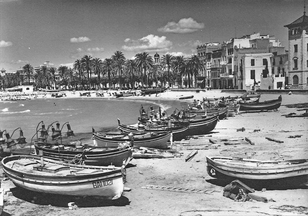 WeLoveSitges's tweet photo. Sitges in the 1950's #Sitges #SitgesTouristGuide #VintageSitges #SitgesTravelGuide https://t.co/d0LOWmymwn https://t.co/XImrGcU538