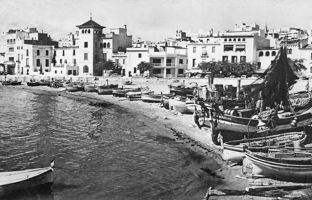 WeLoveSitges's tweet photo. Sitges in the 1950's #Sitges #SitgesTouristGuide #VintageSitges #SitgesTravelGuide https://t.co/d0LOWmymwn https://t.co/XImrGcU538