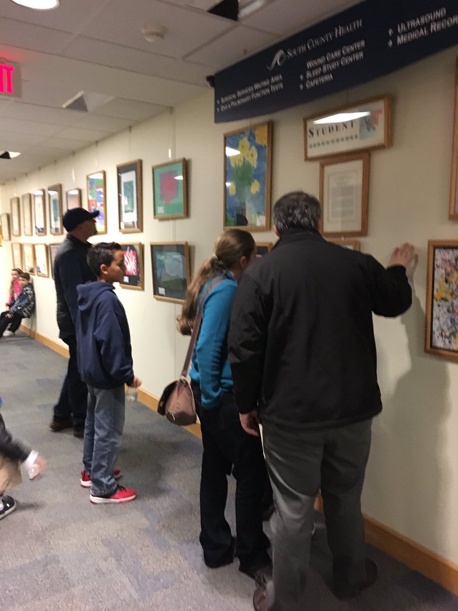 CarolineJRoque's tweet photo. Great opening reception at the South County Hospital student art show! #brmsrocks #brmsartists https://t.co/UmHnCvQW7C