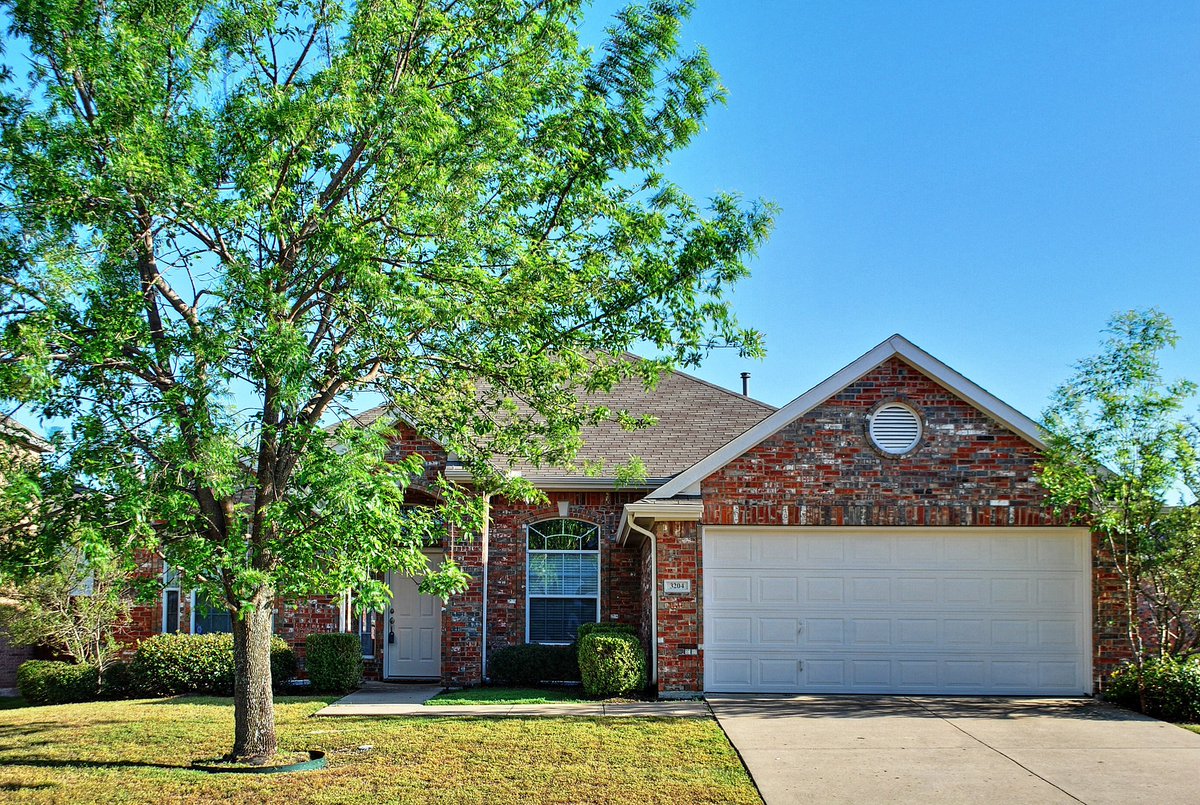 RedPhoneRE's tweet image. See a virtual tour of my listing on 3204 Edgebrook Court #Wylie #TX  #realestate tour.circlepix.com/home/CPQLF5