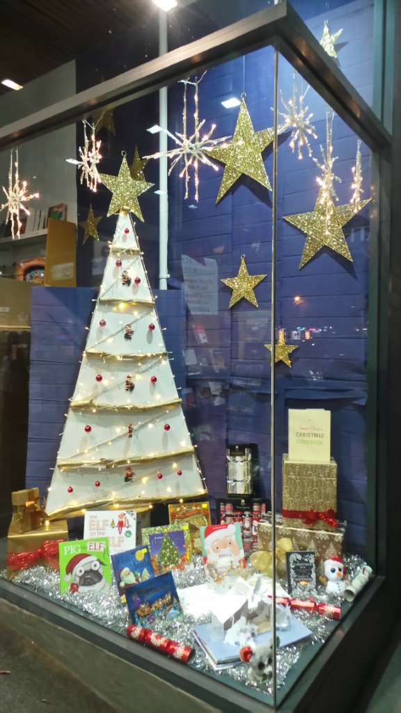 Thesaurus Books tweet media