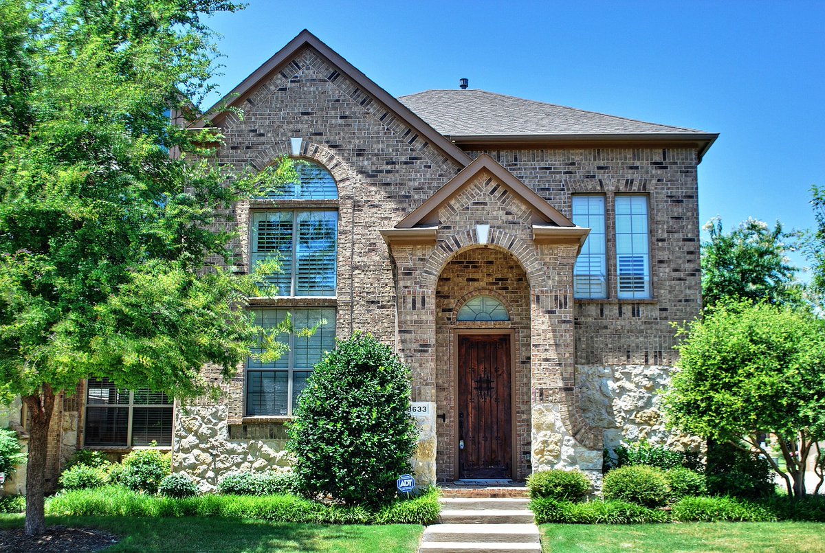 RedPhoneRE's tweet image. I would love to show you my #listing at 8633 Pauline #Plano #TX  #realestate tour.circlepix.com/home/KG9G3T