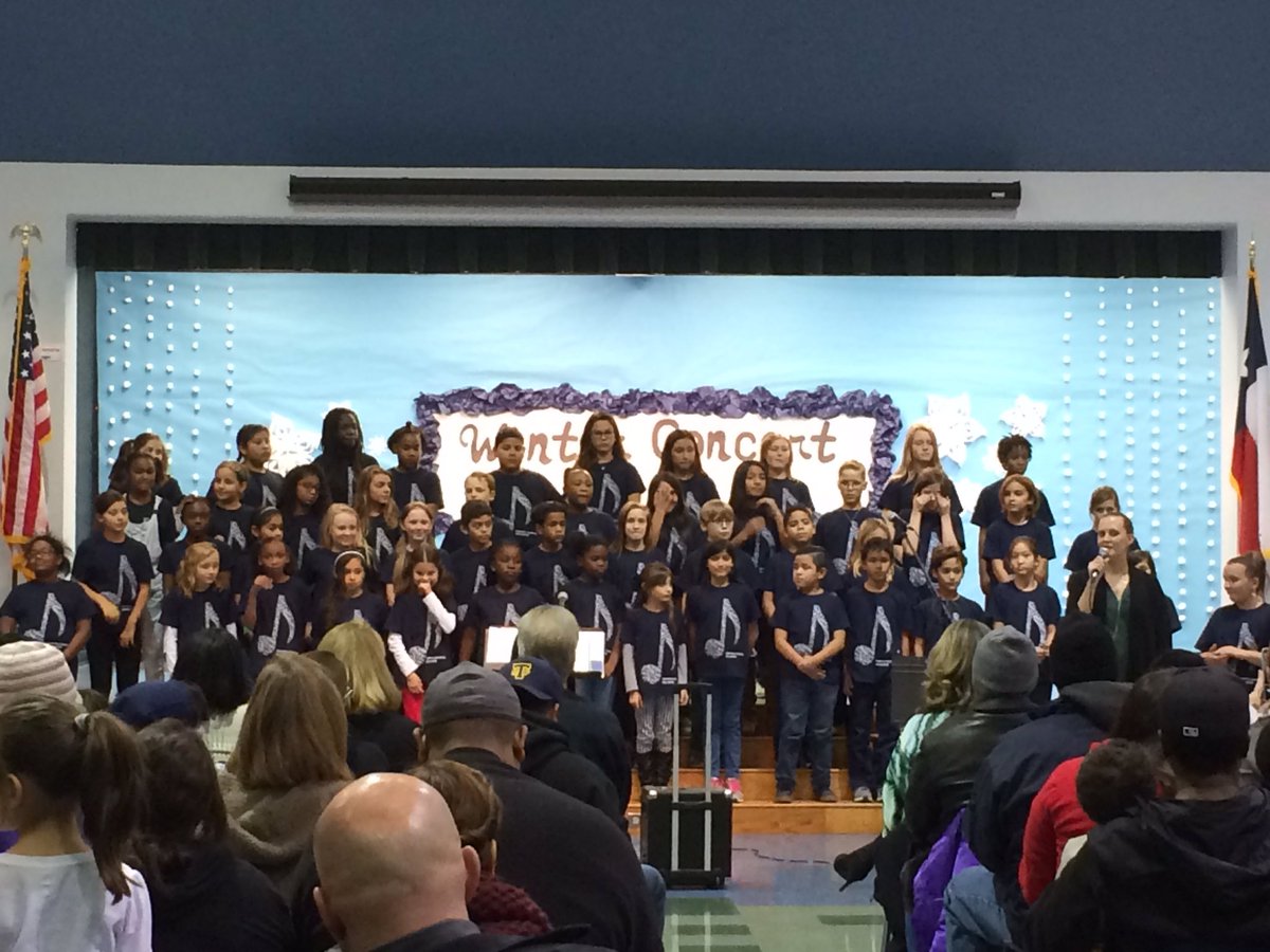orteganic's tweet photo. Beautiful voices at the Wolf Choir Concert tonight. @UnionHillElemen https://t.co/e1H7XnnQVj