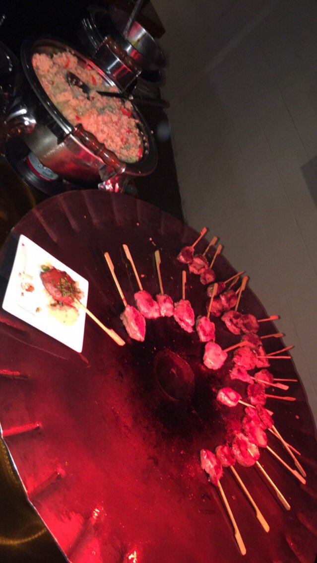 shamelesslyawe's tweet photo. Yums!  #appfoliomasqueradeball https://t.co/E0uDJ8j4r6