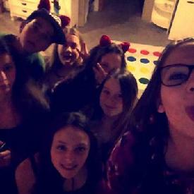 LauryBitch's tweet photo. Pap aek ta best — Sont pomal tout laa
@jojoaniie 
@alexiamarcotte 
Sarah-Ève
Coralie
Mathieu https://t.co/MNkVnDS2wG https://t.co/SLonb6w4Dn