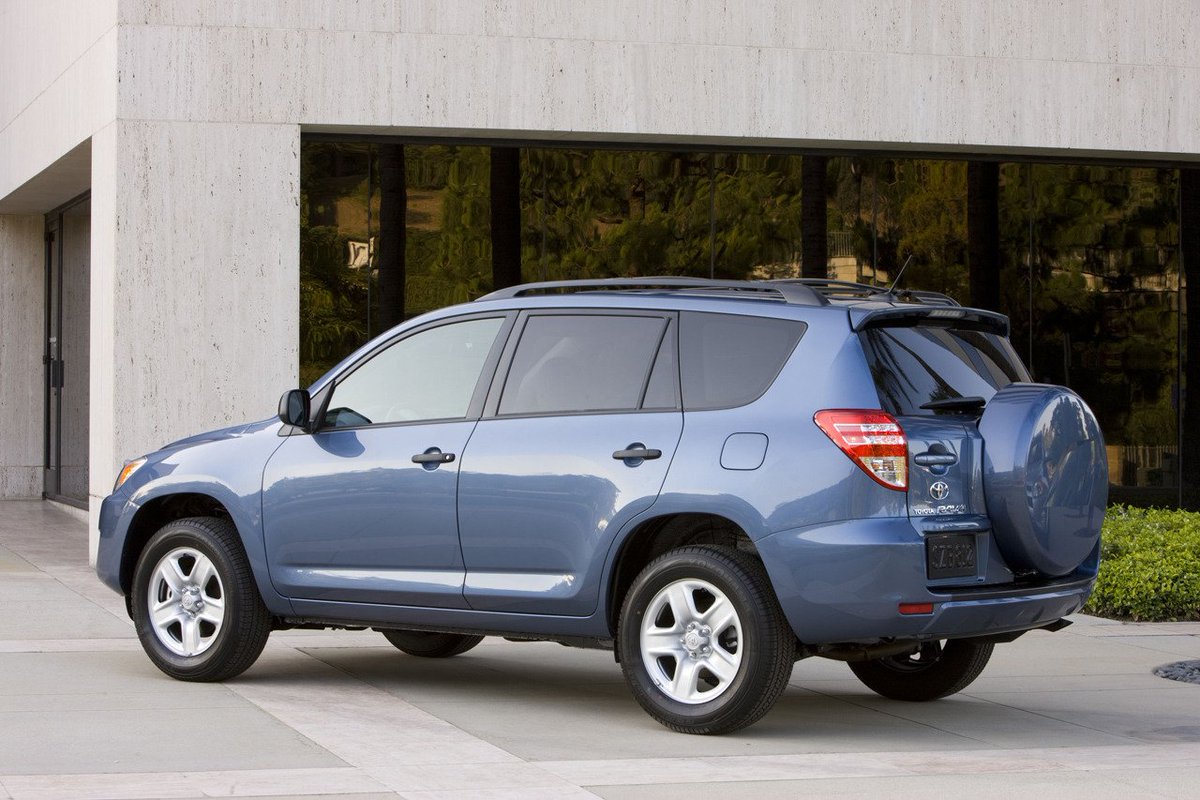 autologiaonline's tweet photo. #CompraDeAuto Usado sí, y muy interesante, recomendamos @ToyotaMex #Rav4 2006-2012, ¡Fue el SUV del segmento! https://t.co/JmBteu9pBA https://t.co/4QeF2Mot3E